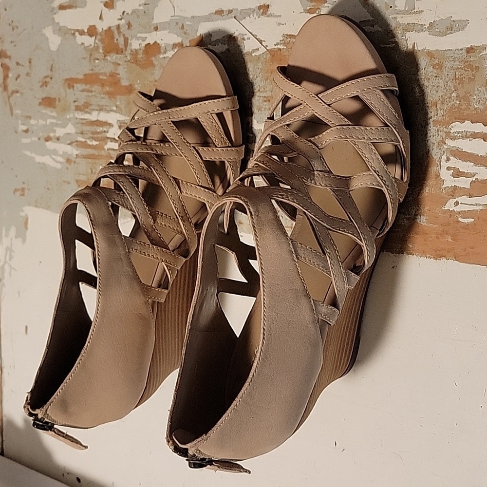 EILEEN FISHER Strappy Sandals